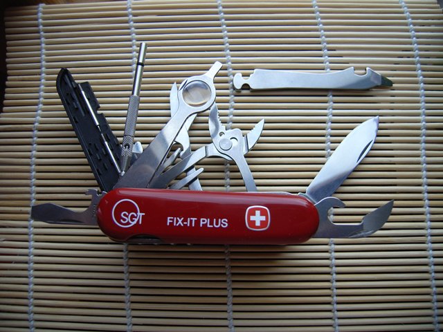 Wenger SGT Fix-It Plus. Pictures by Gim.