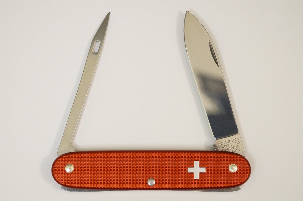 Victorinox Seaman 93mm Alox knife. **photo by: sticktodrum (mto).