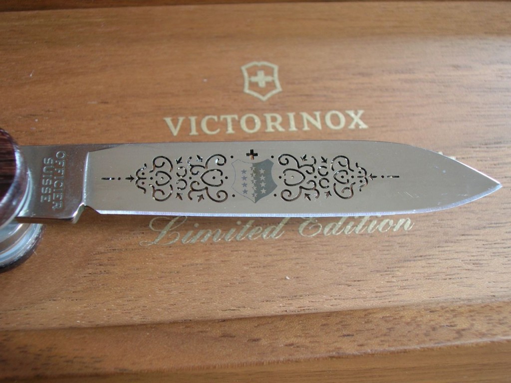 Pictures by Victor7000.