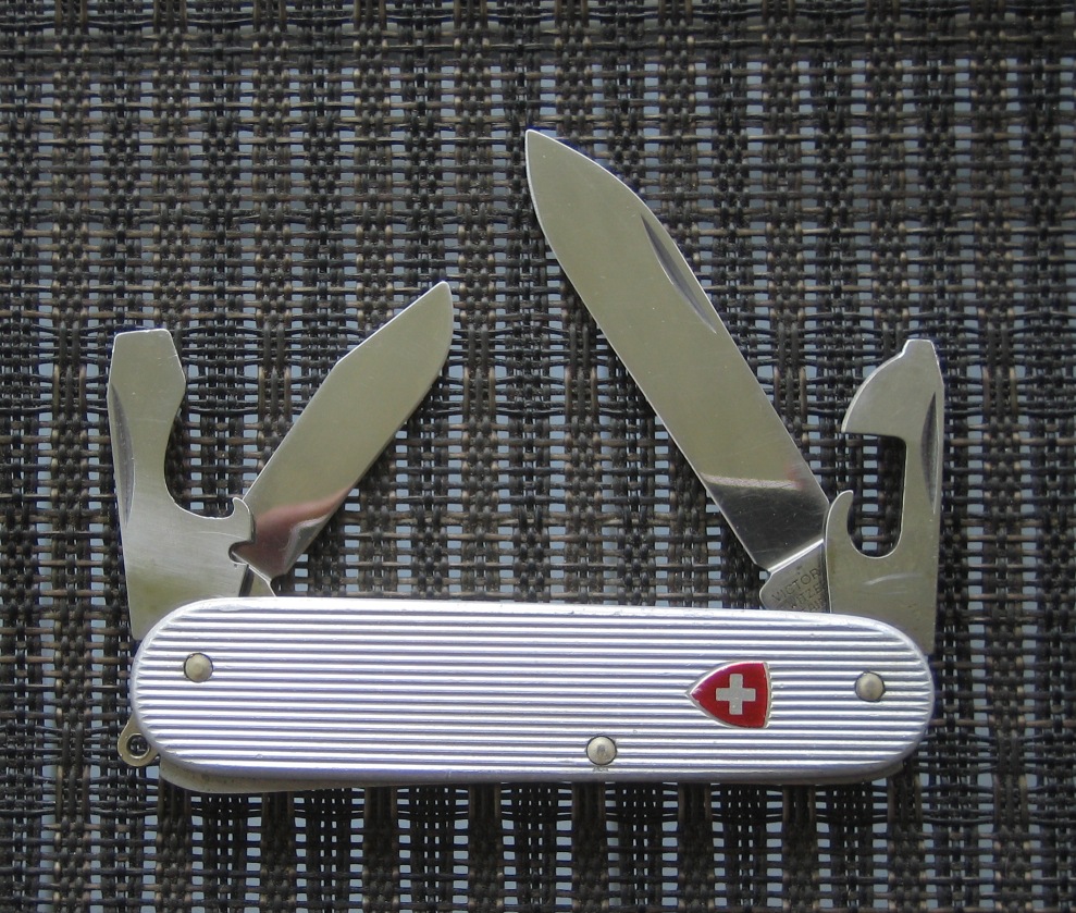 The Original Ribbed-Alox Cadet with Small Blade